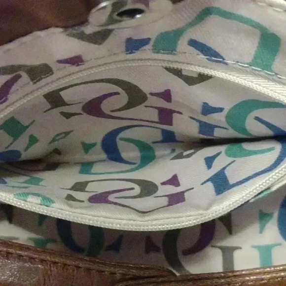 Guess small brown‎ satchel - Picture 8 of 9